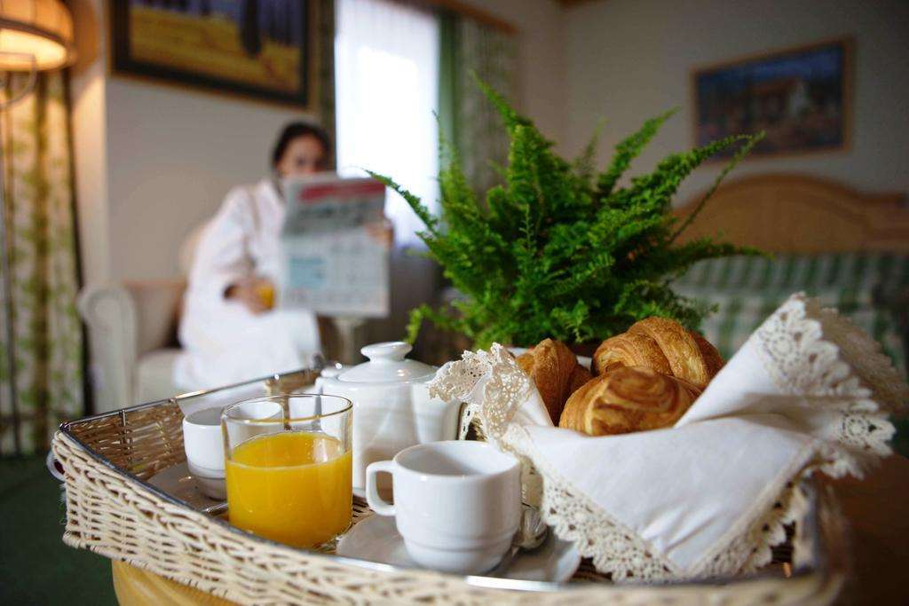 Landhaus Hotel Brovary Bilik gambar