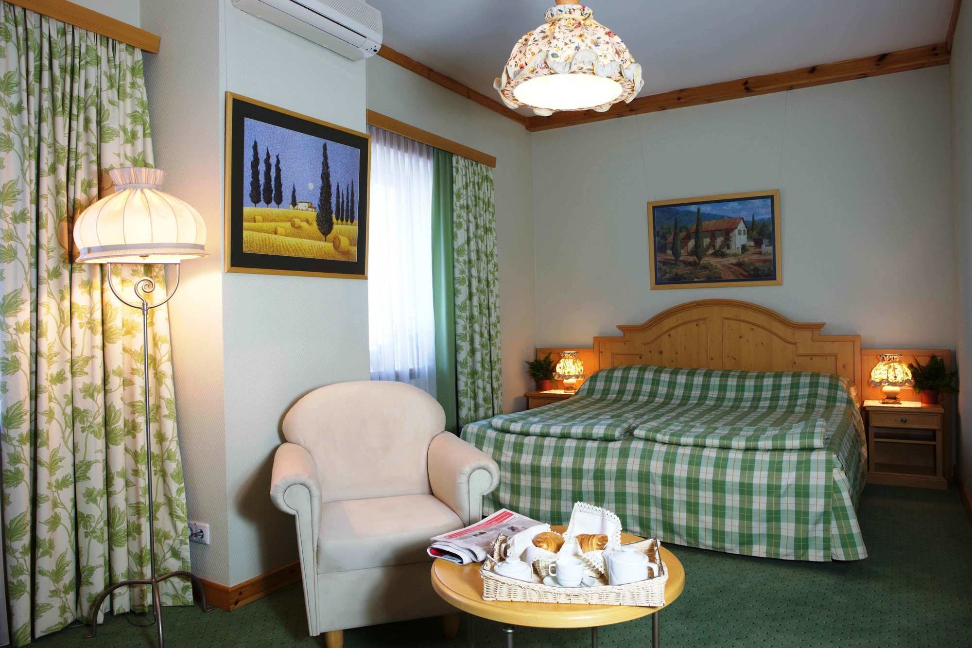 Landhaus Hotel Brovary Luaran gambar